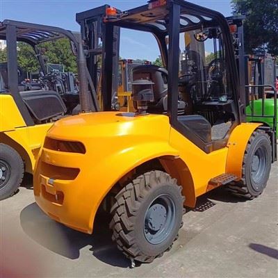3.5 Ton Outdoors 4X4 Diesel Forklift 3.5 Ton Outdoors 4X4 Diesel Forklift